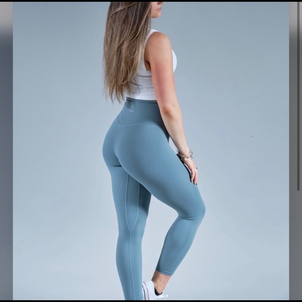 Essential paragon fitwear legging small